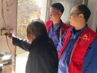 黨員志愿服務：關愛孤寡老人，共筑平安桐鄉(xiāng)